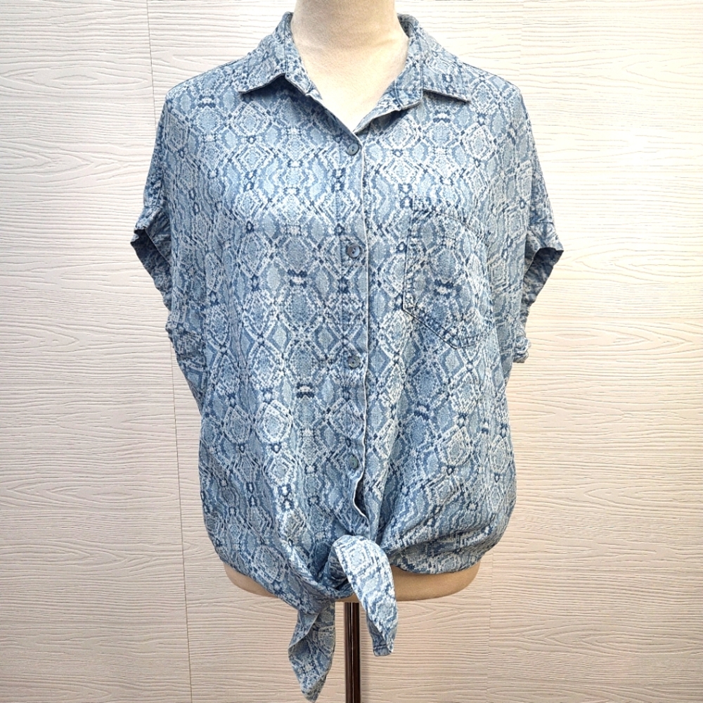 Liverpool Button Up Shirt Women's Small Blue White Short Sleeve Chambray Top